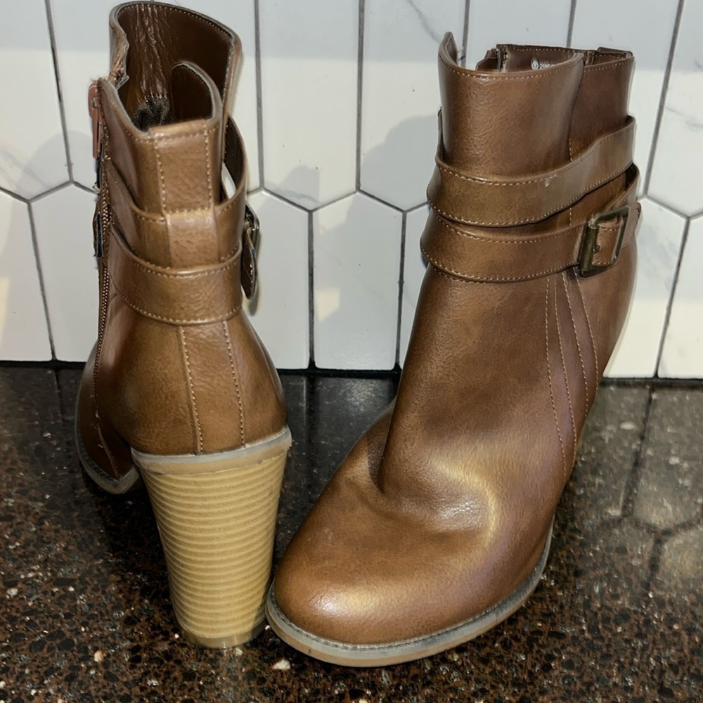 George women’s brown zipper high heels ankle boot, size 8